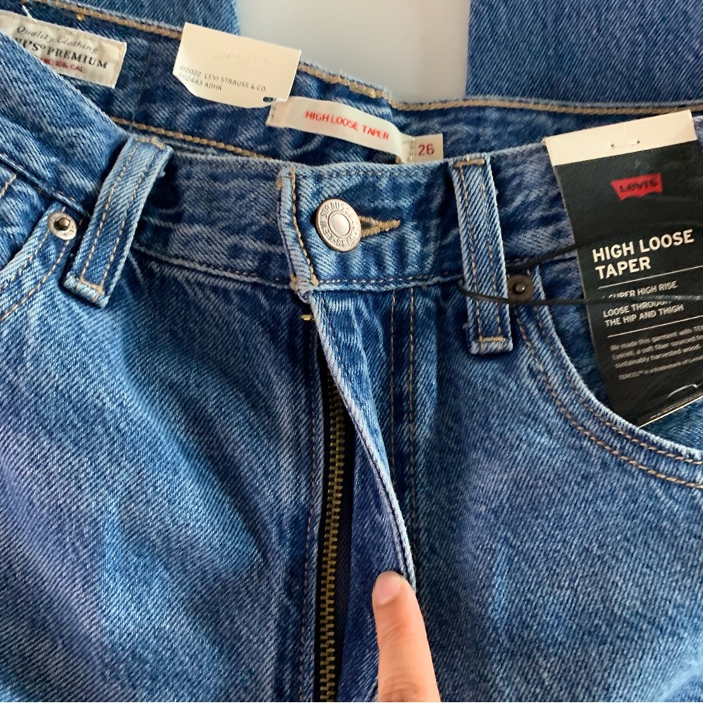 Levi’s 26 NEW‎ High Loose Taper Jeans High Rise Medium Wash - Picture 8 of 12